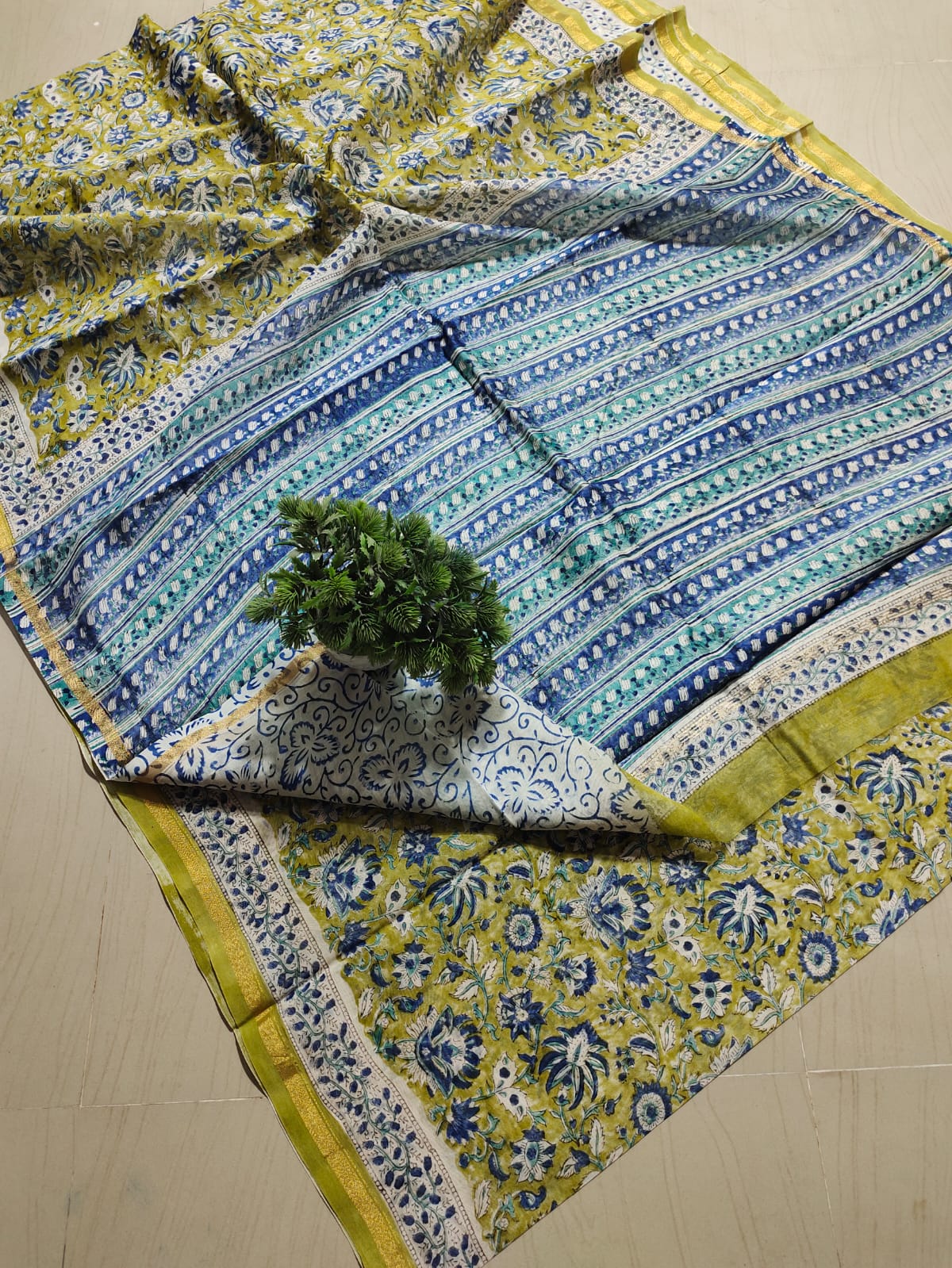 ✨Refreshing Olive Green & Royal Blue Floral Jaal Block Printed Pure Cotton Saree with Running Blouse Piece ✨