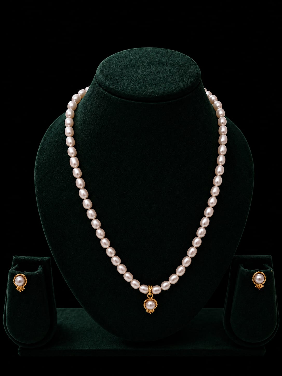 ✨ Original Hyderabad Pearl Necklace Set with Golden Pendant ✨